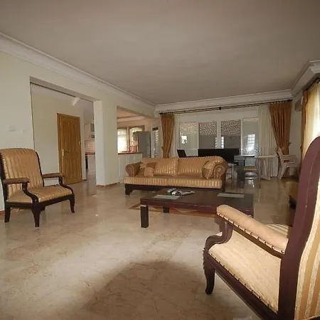 Riverside Triplex With Garden & Pool Αλάνια