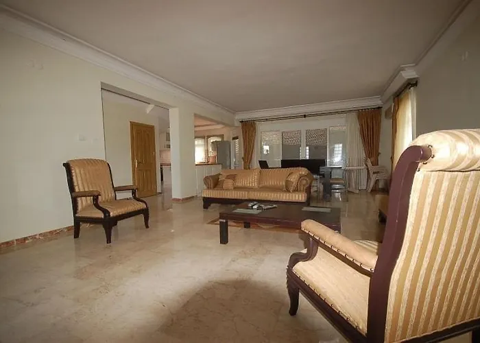 Riverside Triplex With Garden & Pool Alanya