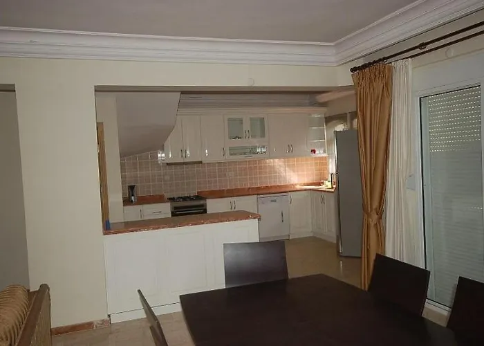 Riverside Triplex With Garden & Pool Villa
